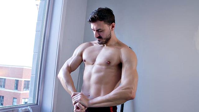 Super Hot: Felix Trainor