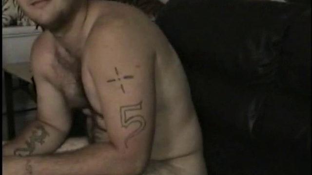 cj не сдерживает себя под страстным минетом