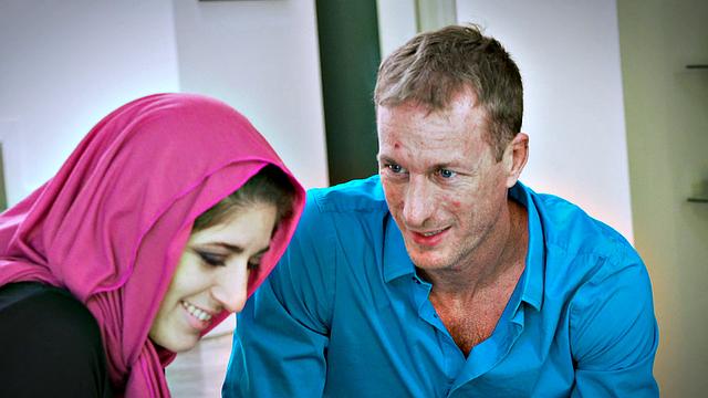 Horny Hijab Girl Unveils Asshole