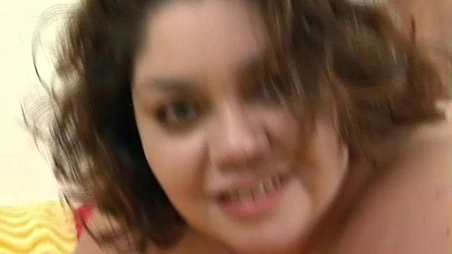 Amateur BBW Layla Spreads For Him