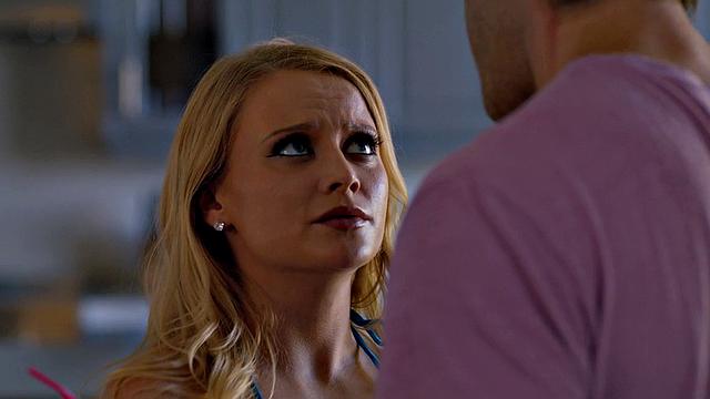 Stepmom gets pussybanged in missionary