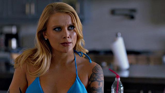 Stepmom gets pussybanged in missionary