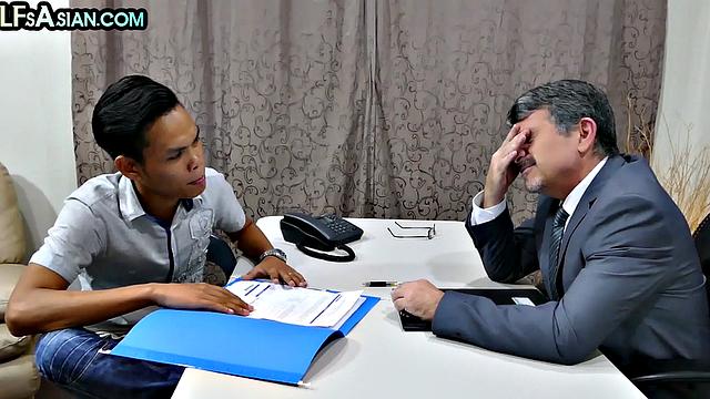 Office white gaydaddy bangs Asian twink in his ass