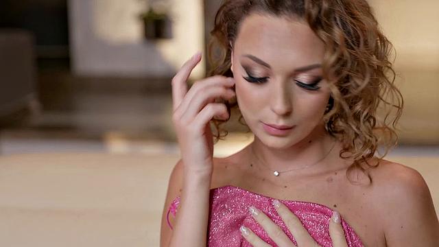 21 SEXTURY - Sexy Isabella de Laa Takes Big Meat Inside Her Tight Ass Hole