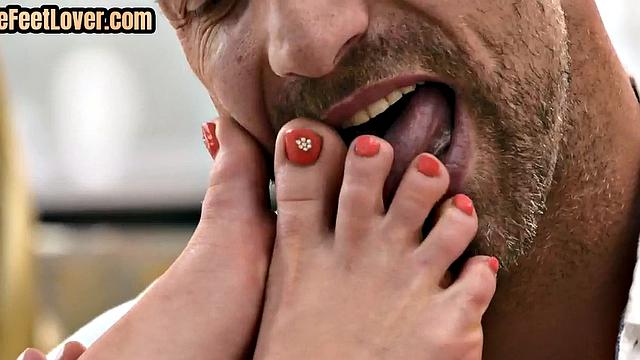 Classy footjob worshiping