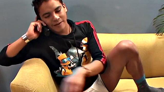 Retro latino jock deepthroating dick