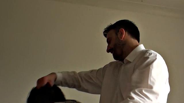 секси клео в панике, когда её жёстко трахают