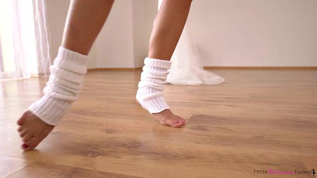 Dance Lovers - S3:E9