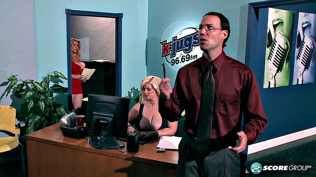 Renee's threesome with Samantha