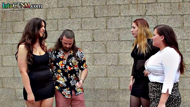 Cumthirsty CFNM babes give BJ to guy