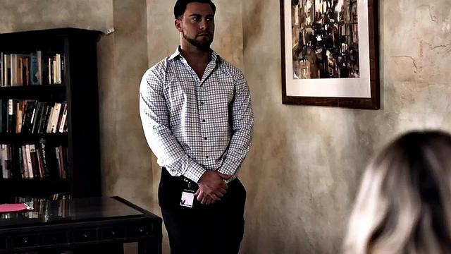 Cockriding stepdaughter in office fucked by stepdad