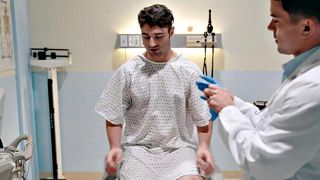 Muscled doctor barebacks bulky bottom in missionary