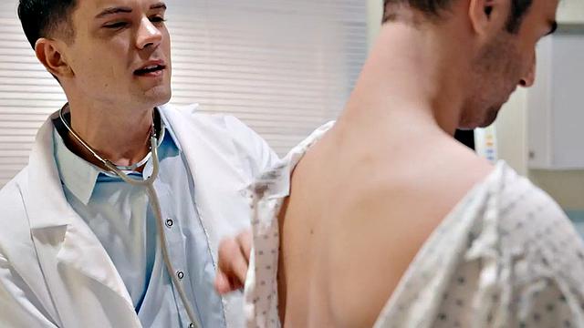 Muscled doctor barebacks bulky bottom in missionary