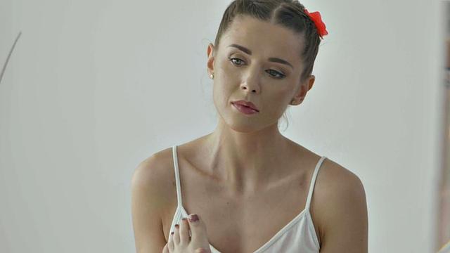 Массаж пролился: лесбиянки заигрались в 69, забыв про расслабон