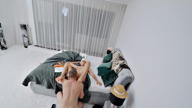 DEBT4k. Hung Like Horse