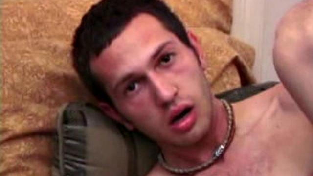 Che Jerking Off With Toy