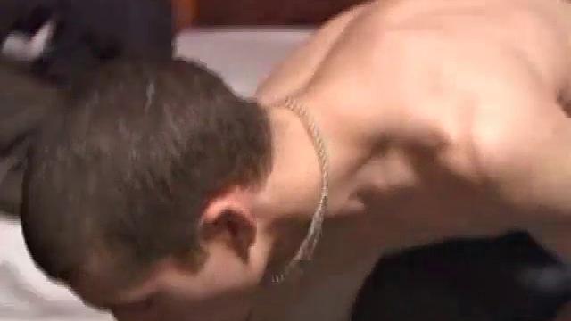 Skater Adam Beats Off