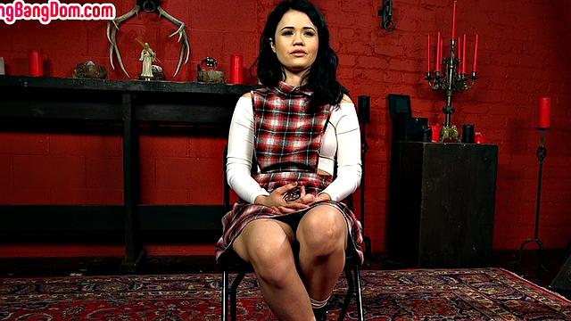 азиатская сабмиссивка получает жесткий анал и групповой секс