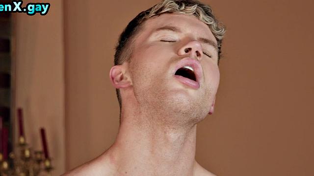 Royal man fucks bottom twink with butt plug in ass