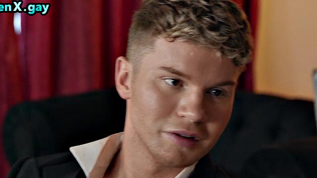 Royal man fucks bottom twink with butt plug in ass