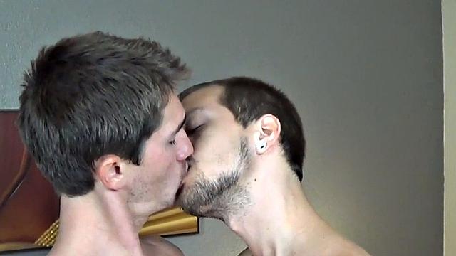 Amateur stud enjoys breeding his BF after BJ and kissing