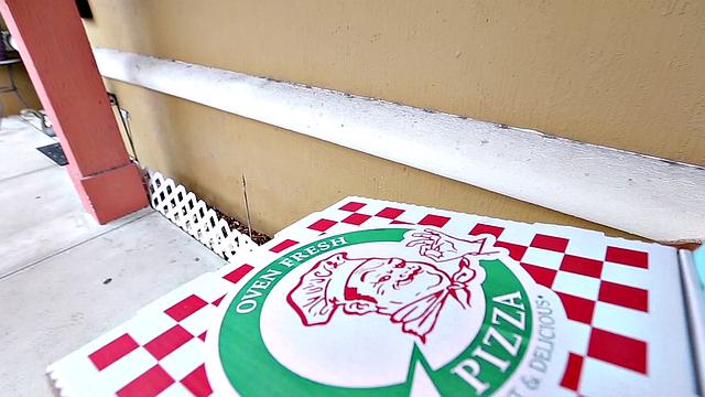 Short Girl Fucks Delivery Guy