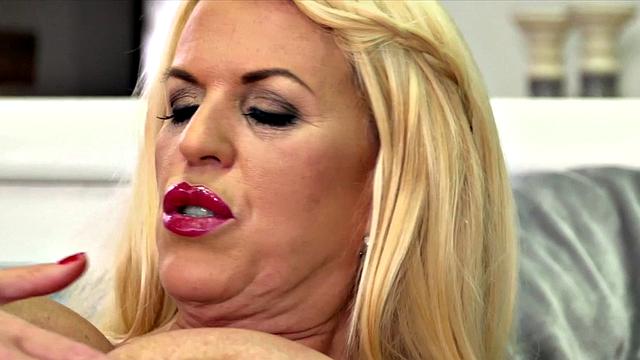 Shannon Blue: Great Big-Tits Of Britain