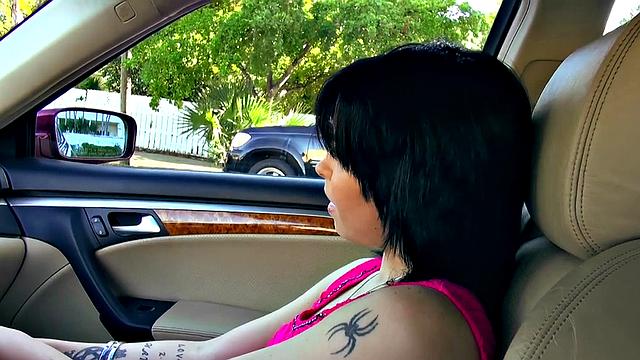 Tattooed brunette Jeny gives a wild outdoor handjob & blowjob