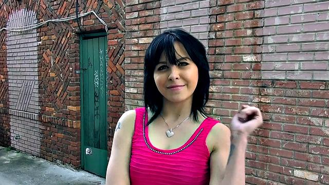 Tattooed brunette Jeny gives a wild outdoor handjob & blowjob