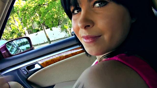 Tattooed brunette Jeny gives a wild outdoor handjob & blowjob