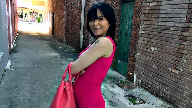 Tattooed brunette Jeny gives a wild outdoor handjob & blowjob