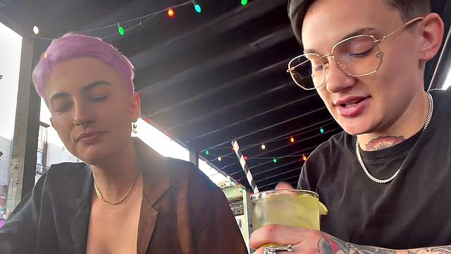 Inked queer licks and fingers GF at home in video