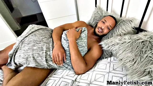 Muscled ebony buttfucked in POV