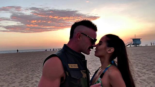 Andreina De Luxe - Third Wheel