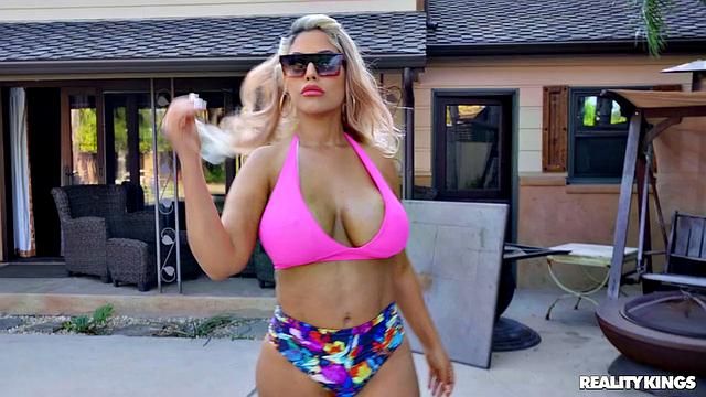 Poolside Fun For The Horny Wife