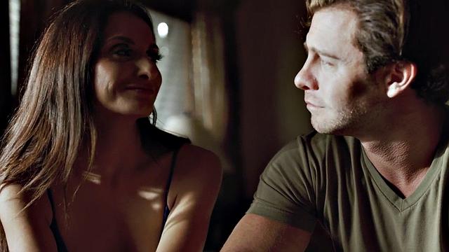 озорной ботан трахает развратную мачеху с тату