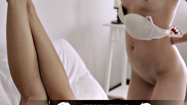 threesome deepthroating teens sucking and riding the same BF