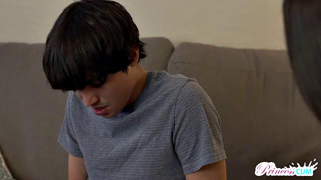 возбудила отчима до оргазма - не удержался и кончил внутрь