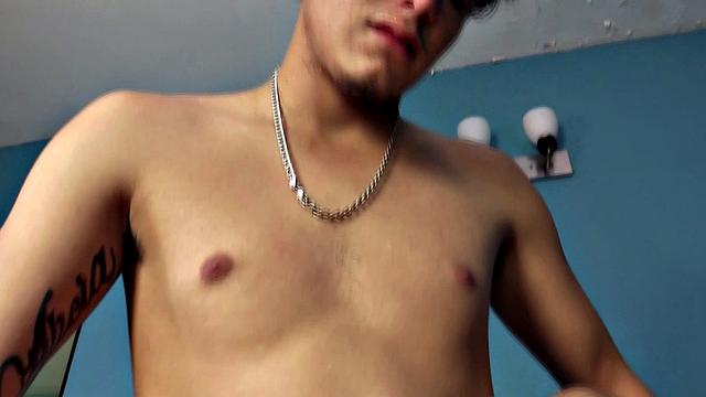 урбано вылизывает жопу эйнджелу и жёстко его трахает