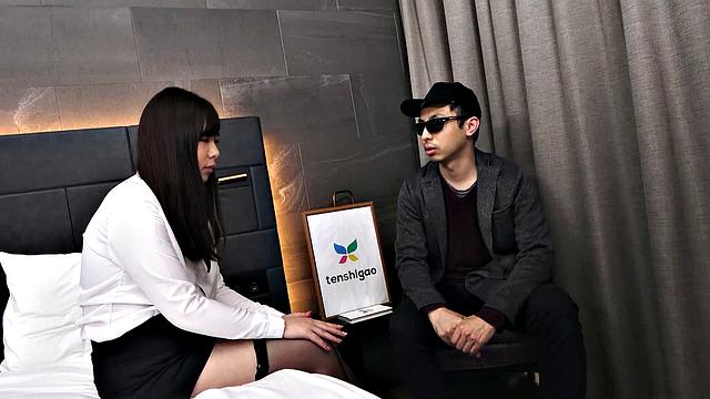 Nozomi Minami does everything to show what she is