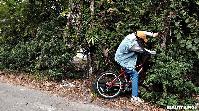 Scooting, Flashing & Sex