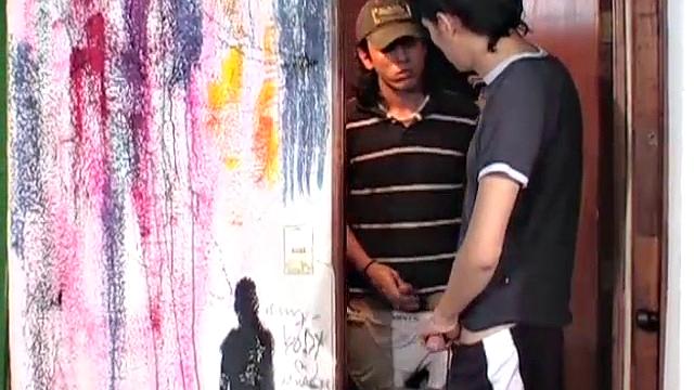 демиан саул получает глубокий минет и обильную порцию спермы