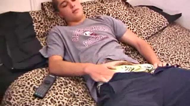 After slowly warming it up, Jesse Fisher gets his dick ready to please. He strokes lying down, and then stands against a wall to give us an amazing profile.