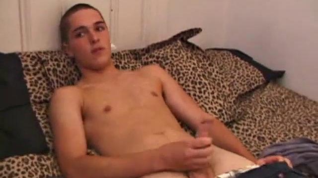 After slowly warming it up, Jesse Fisher gets his dick ready to please. He strokes lying down, and then stands against a wall to give us an amazing profile.