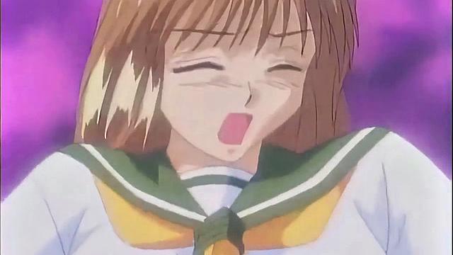 Анимешная зрелая с большими сиськами орет от жесткого траха и кончает на кровати.