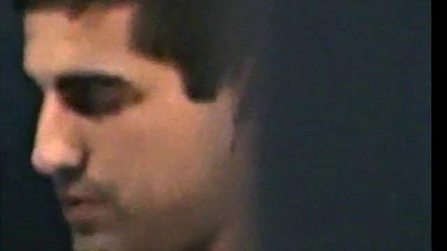 Зак Джек дрочит и кончает на камеру