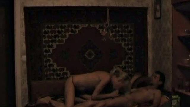 дебра трахается с парнем по полной, всё на камеру