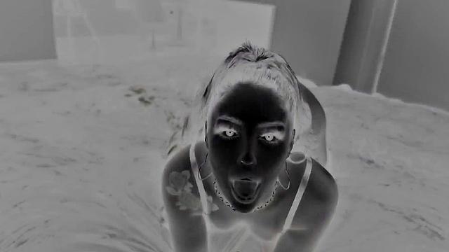 Три сучки - пощады не будет, только оргазм и грязные приколы