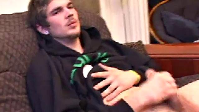 Skater Boy Lucky Beats Off