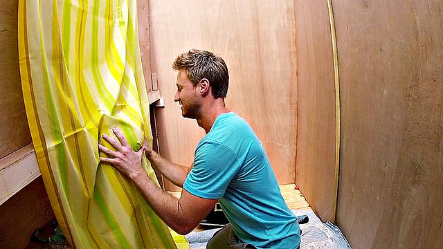 за лимонадом стоит не только жажда - жинкс мэйз кайфует под прилавком